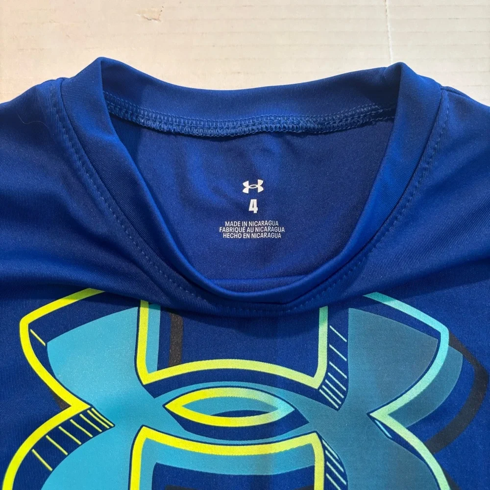 Under Armour Boys‎ Bundle 2 shirts Sz 4 and shorts Sz 3 Athletic Set LIKE NEW